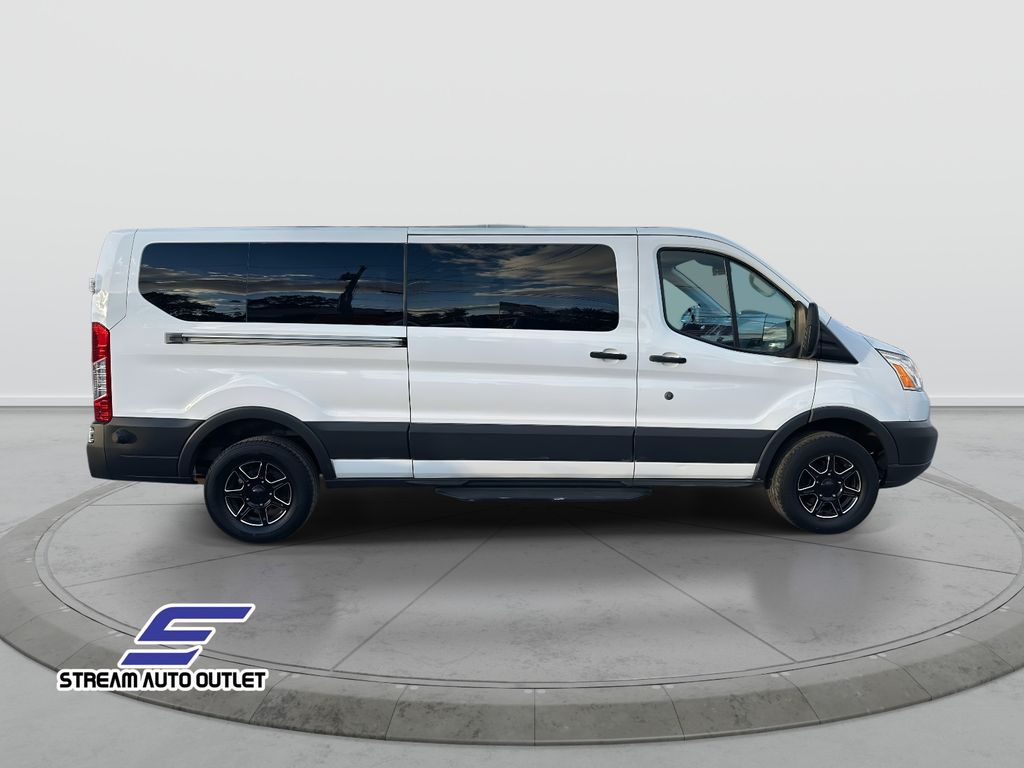 2017 Ford Transit photo 3