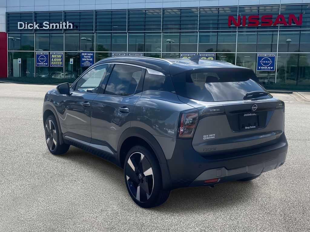 2025 Nissan Kicks SR photo 4