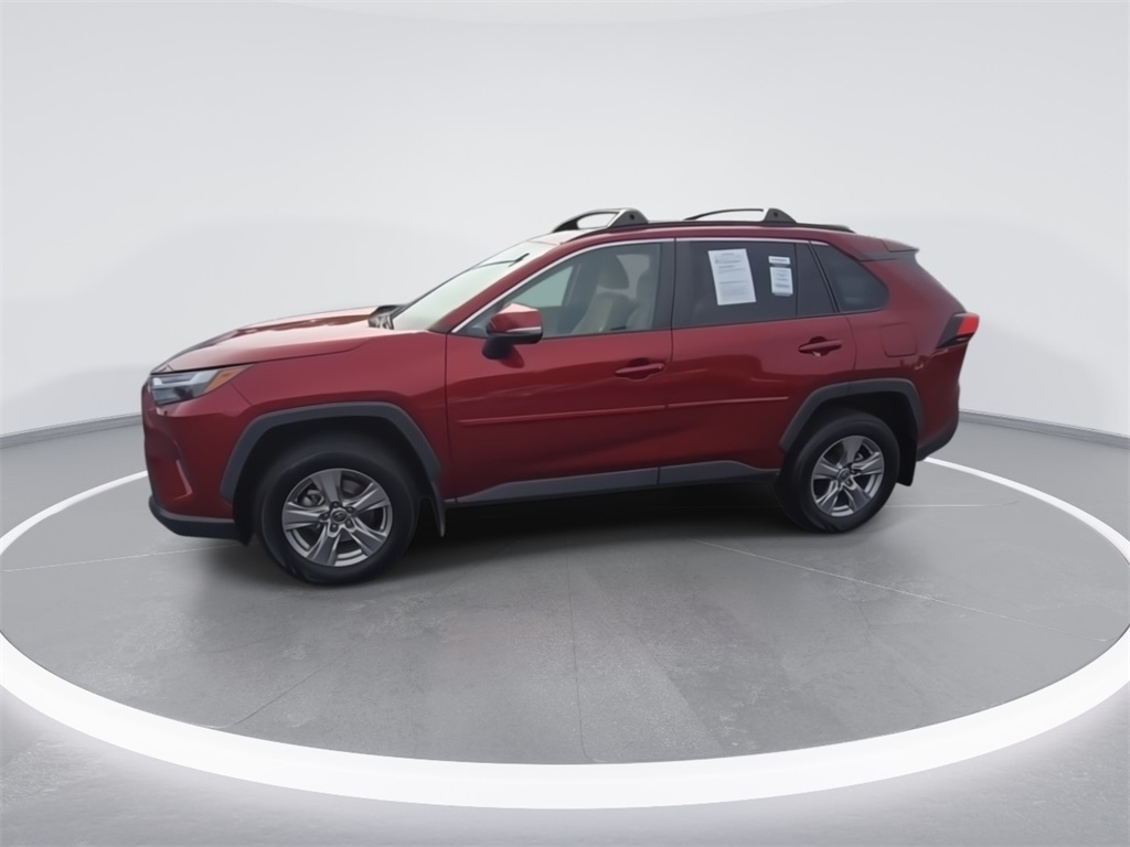 2022 Toyota RAV4 XLE photo 4