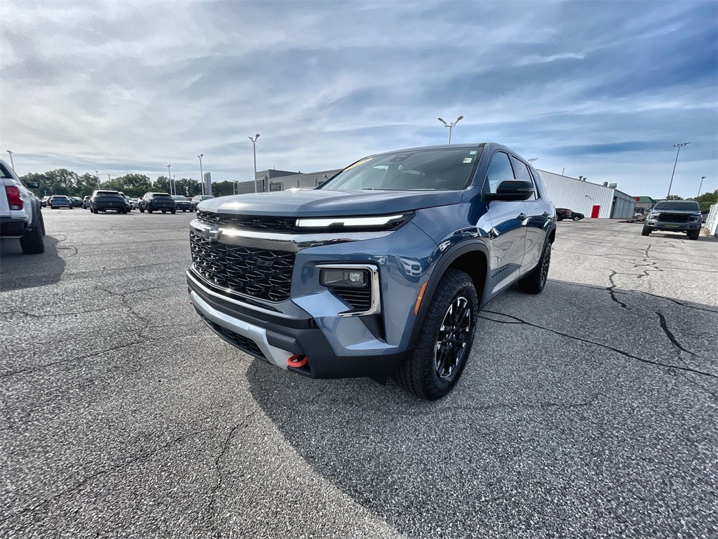 2025 Chevrolet Traverse Z71 photo 3