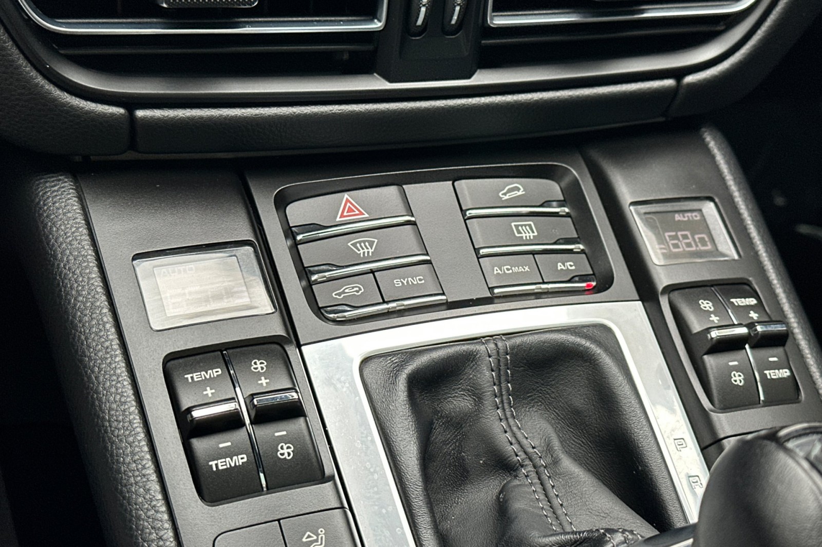 2020 Porsche Macan photo 27