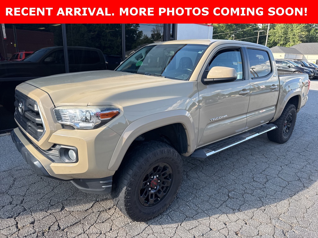 2017 Toyota Tacoma SR5 TRD Sport photo 2