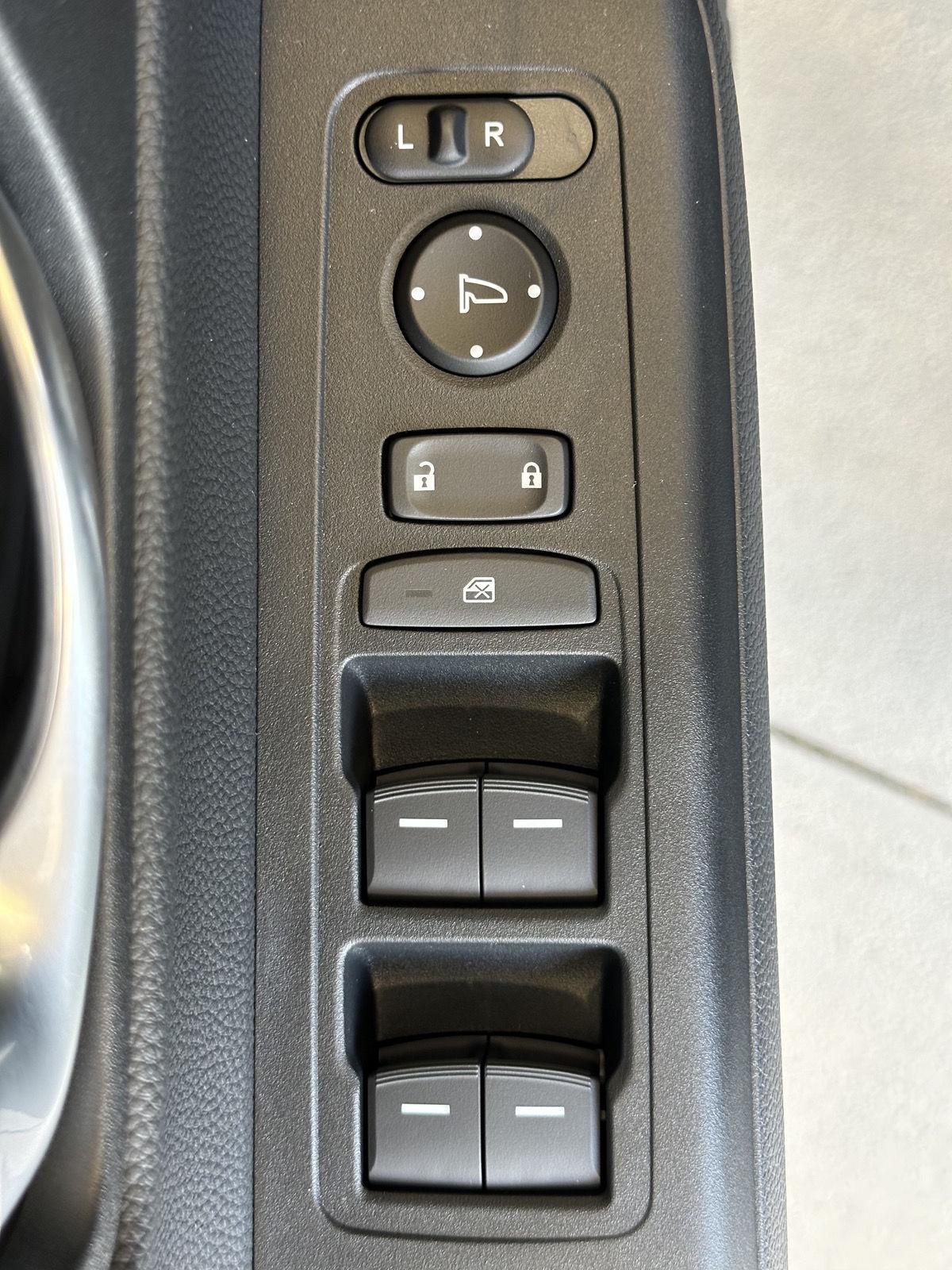 2025 Honda CR-V Hybrid Sport-L photo 18