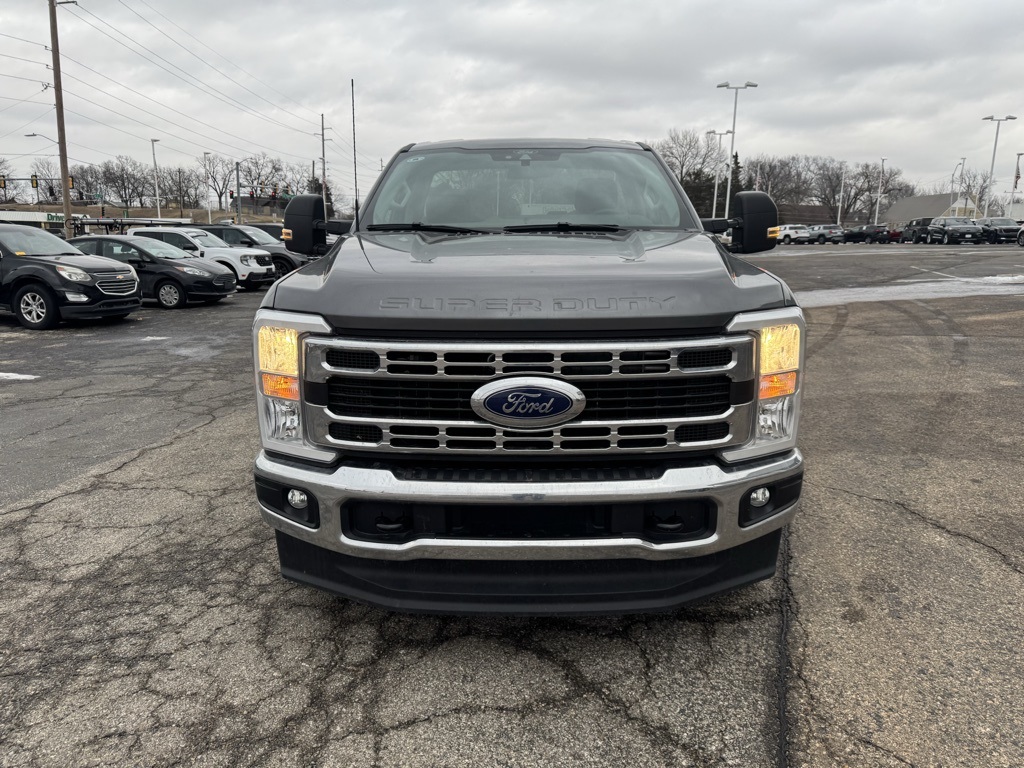 Used 2025 Ford F-350 Super Duty XLT with VIN 1FTRF3BN6SEC88872 for sale in Kansas City