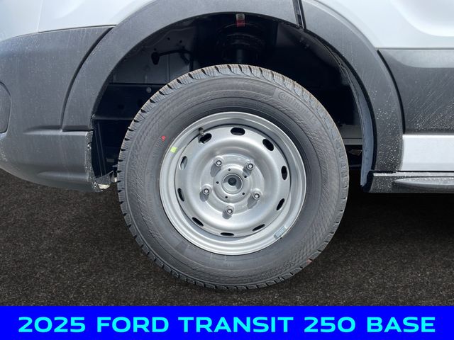 2025 Ford Transit photo 9