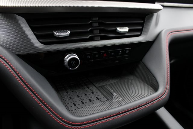 2025 Ford Explorer ST photo 8