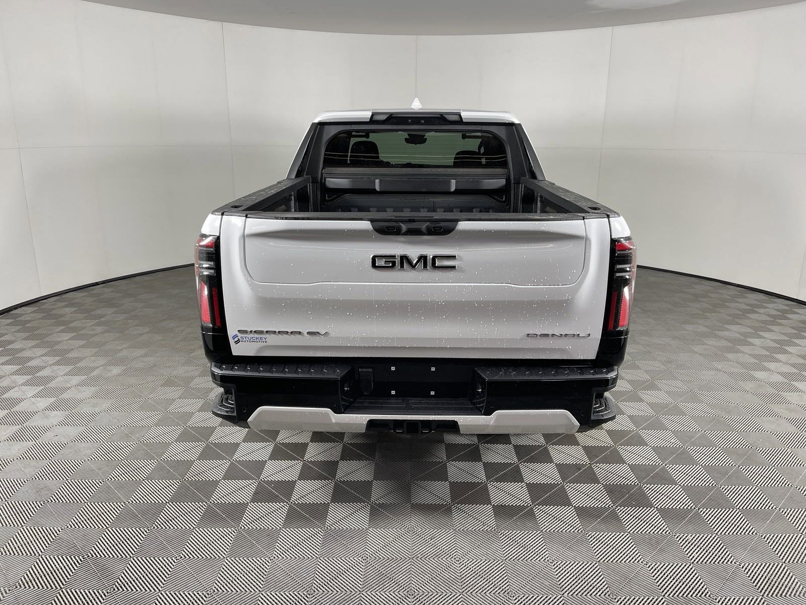 2025 Gmc Sierra EV Denali photo 3