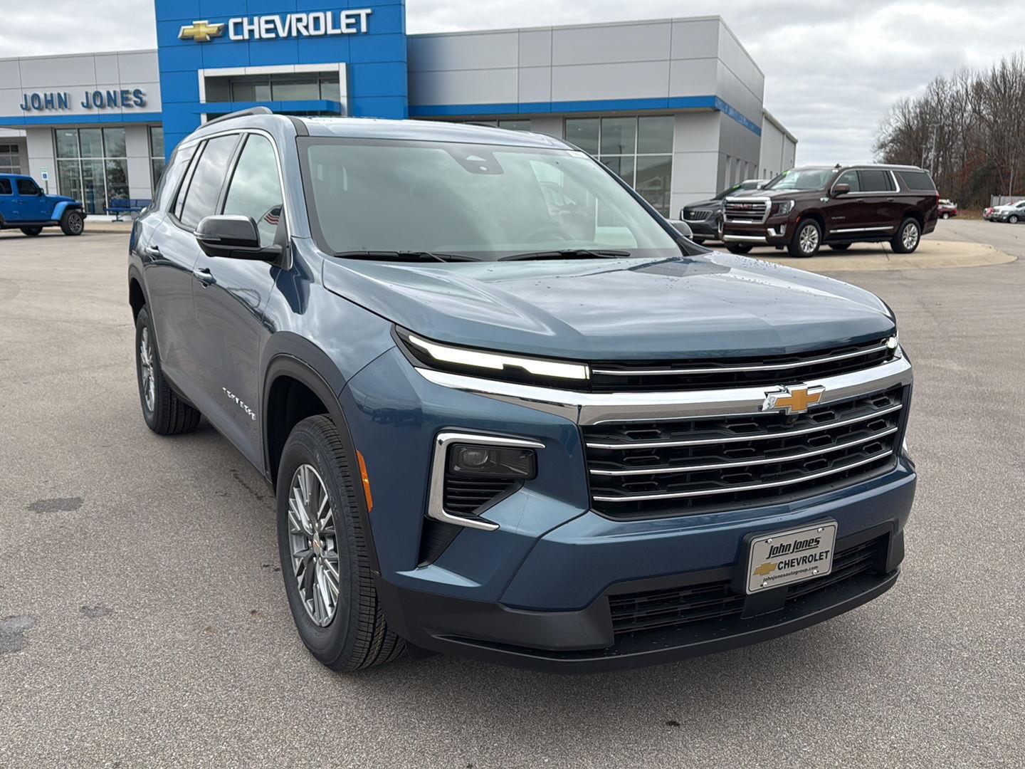 2026 Chevrolet Traverse photo 2
