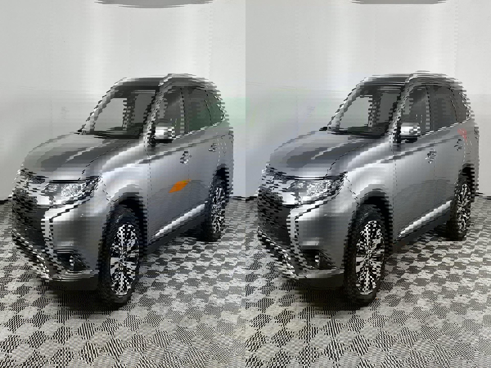 2020 Mitsubishi Outlander SEL photo 4
