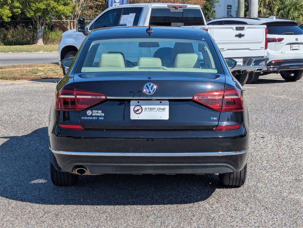 2017 Volkswagen Passat SE photo 4