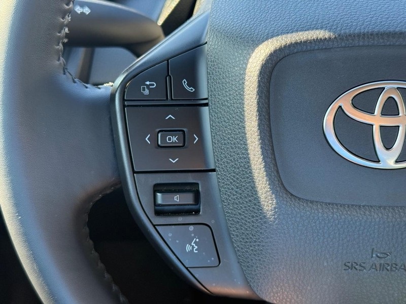 2024 Toyota Prius LE photo 20