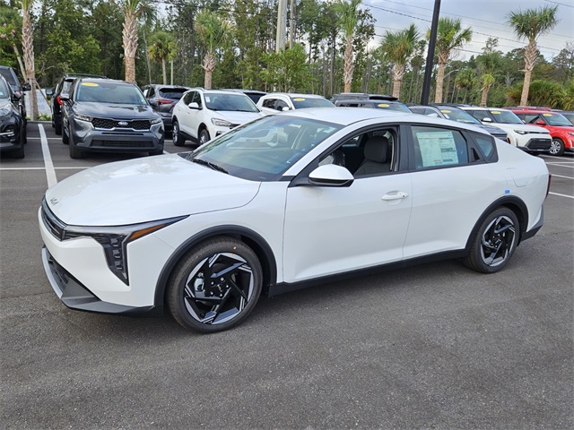 2025 Kia K4 EX photo 2