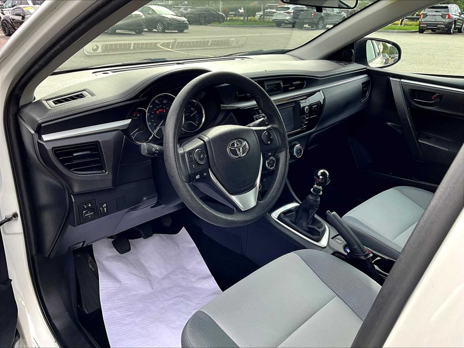 2016 Toyota Corolla L photo 8