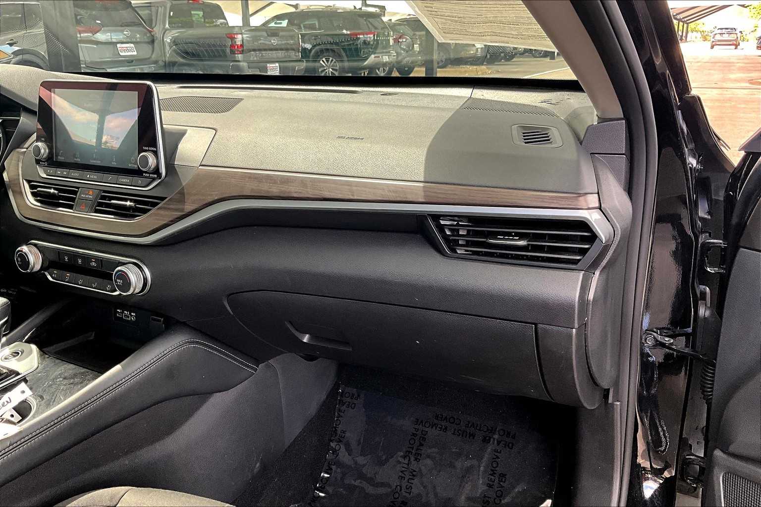 2023 Nissan Altima 2.5 SV photo 12