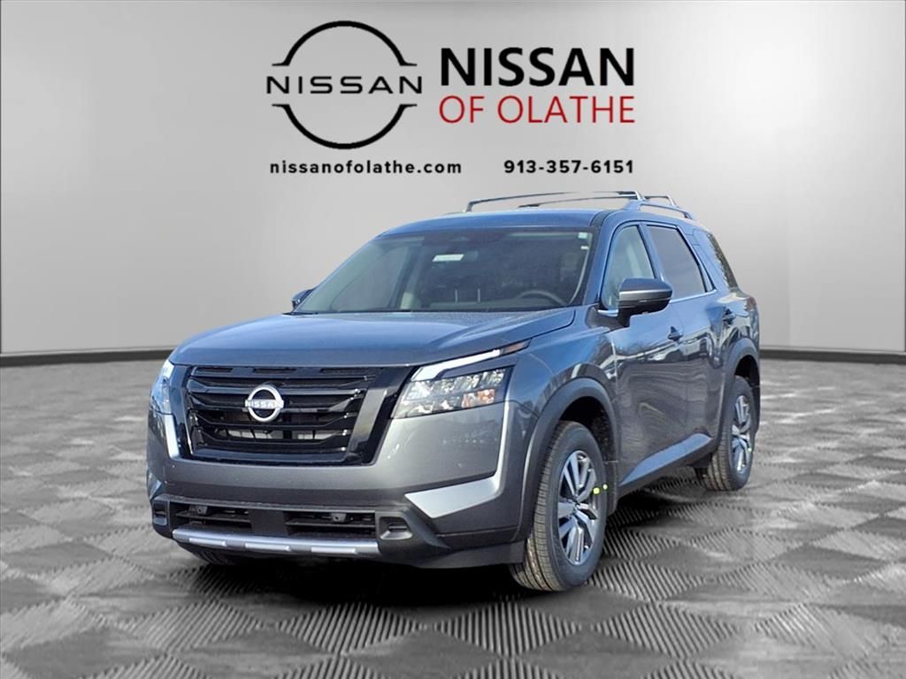 2025 Nissan Pathfinder SL's photo