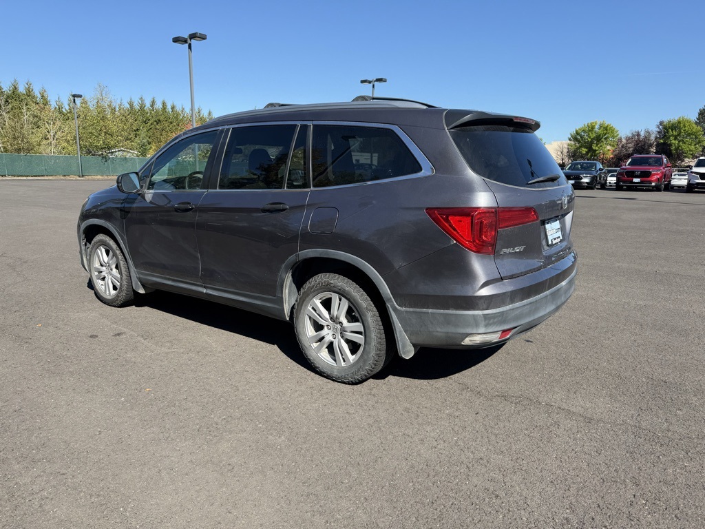 2016 Honda Pilot LX photo 3