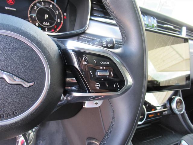 2024 Jaguar F-PACE P250 R-Dynamic S photo 18
