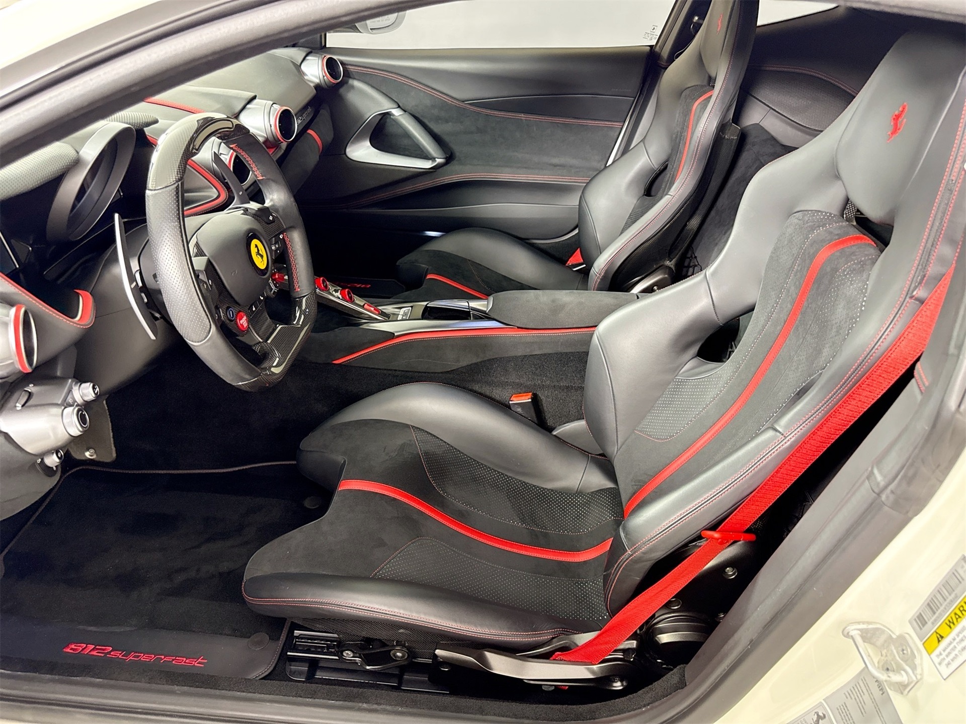 2020 Ferrari 812 Superfast Base photo 9