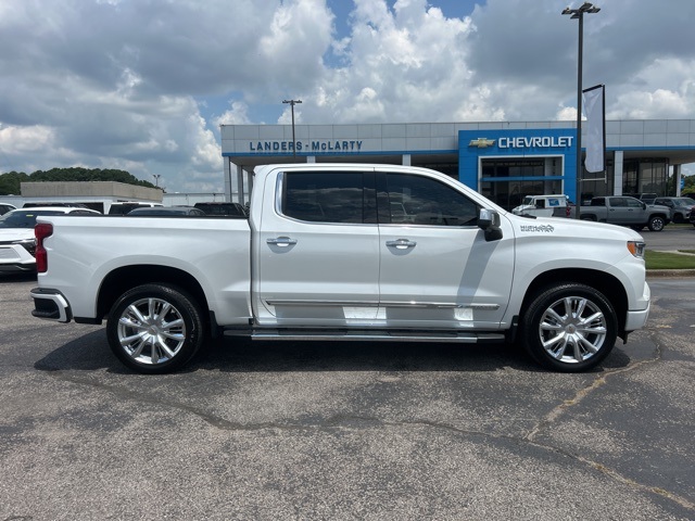 2024 Chevrolet Silverado 1500 High Country photo 2