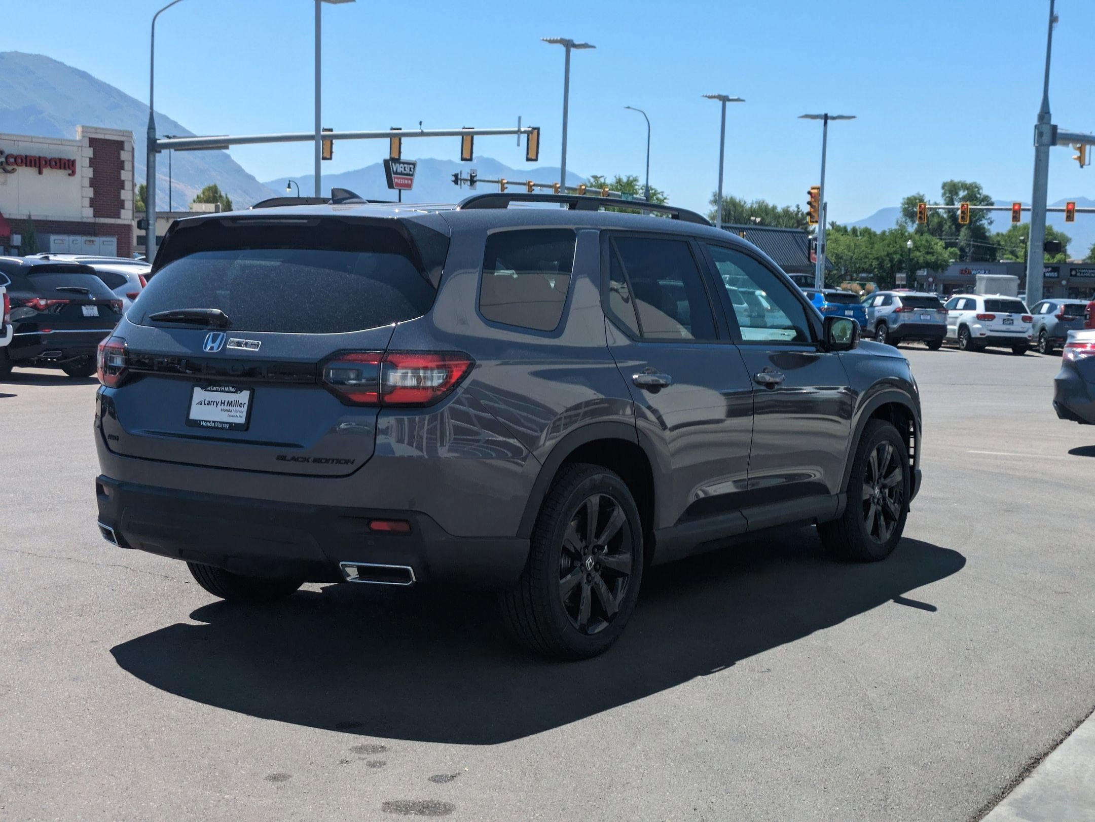 2025 Honda Pilot Black Edition photo 3