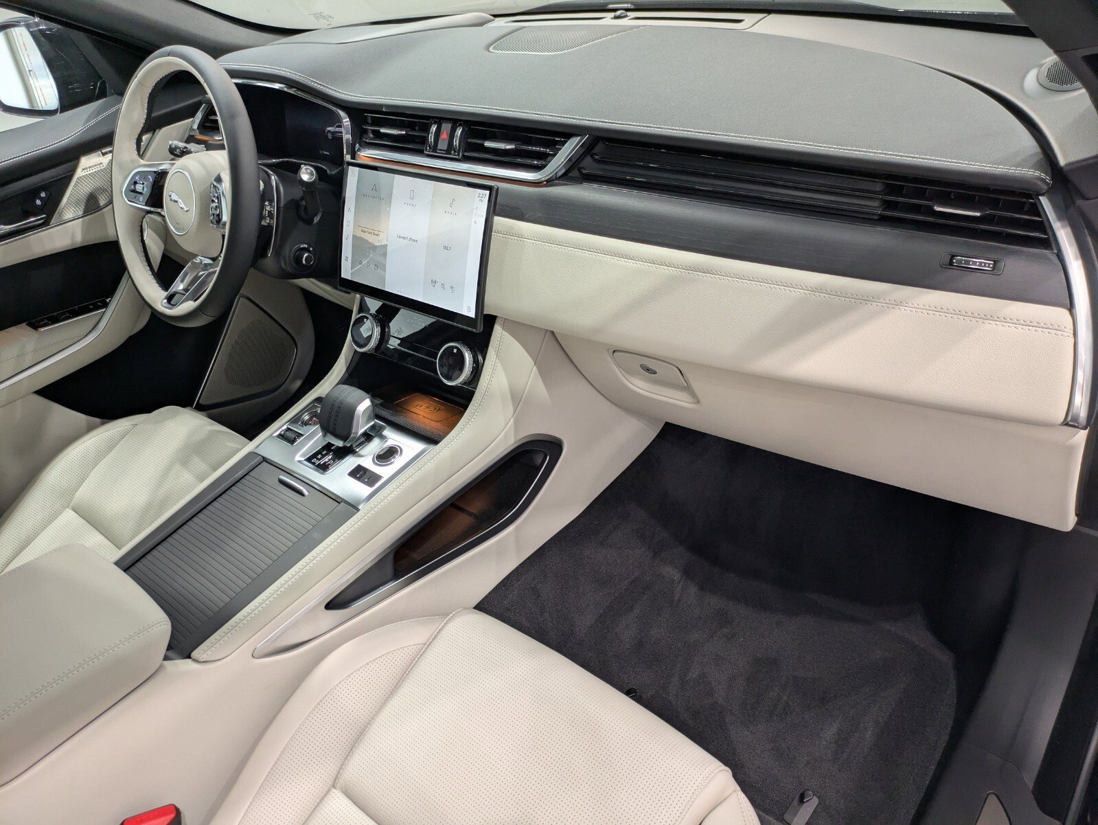 2026 Jaguar F-PACE P250 R-Dynamic S photo 26