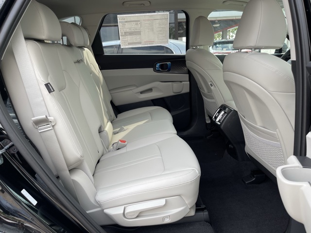 2025 Kia Sorento S photo 19