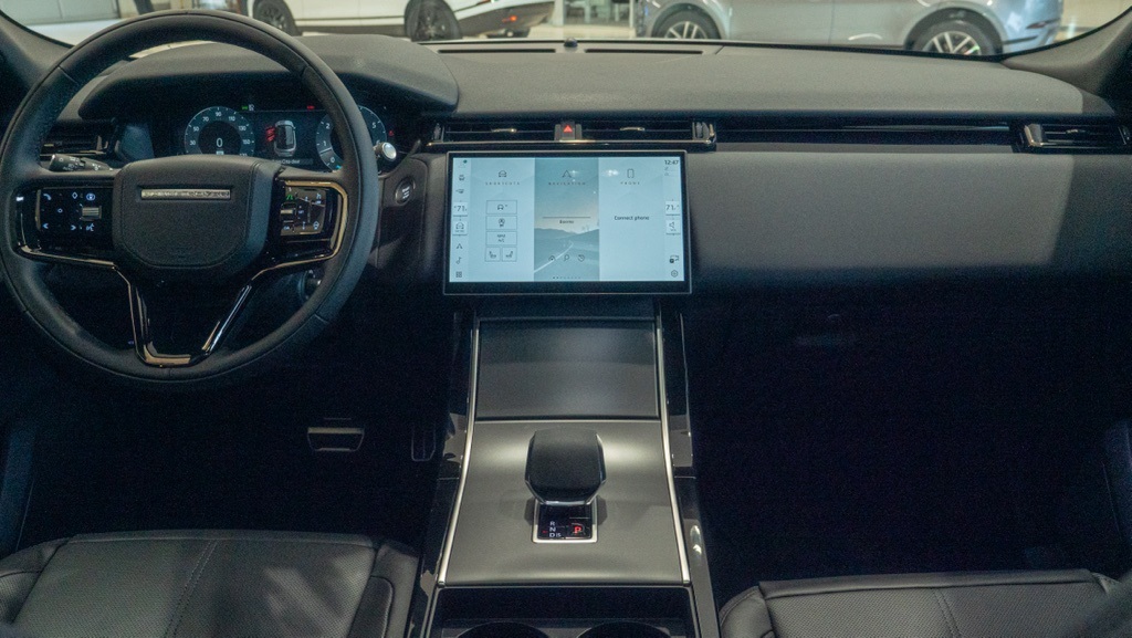2025 Land Rover Range Rover Velar SE photo 12