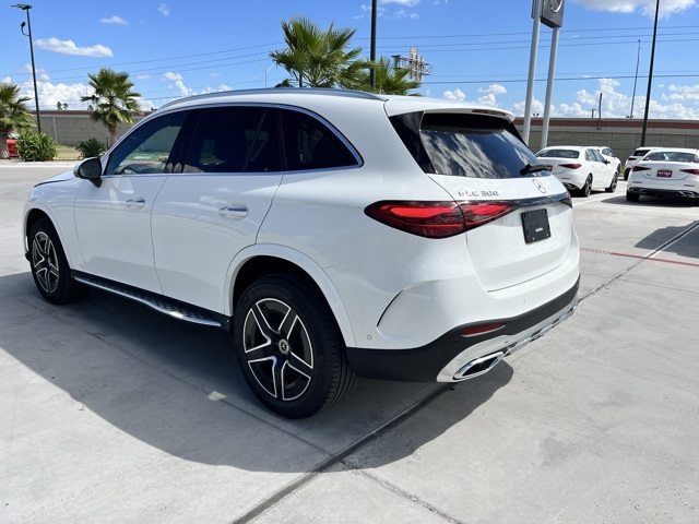 2026 Mercedes Benz GLC 300 photo 3