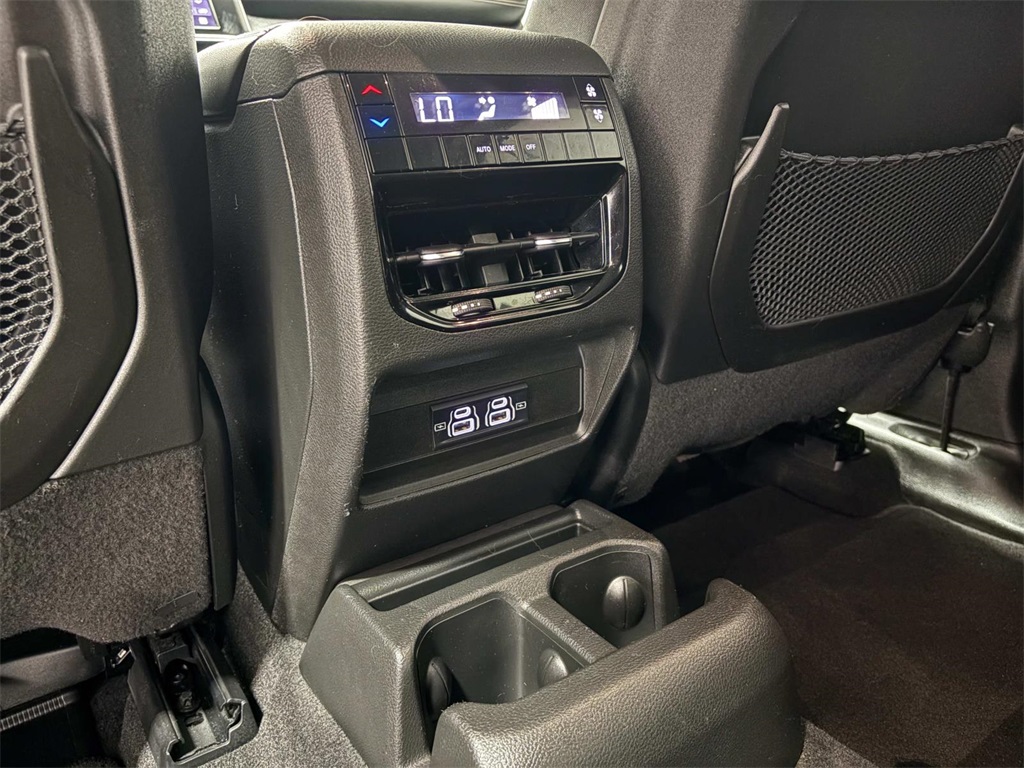 2023 Jeep Grand Cherokee Laredo photo 17