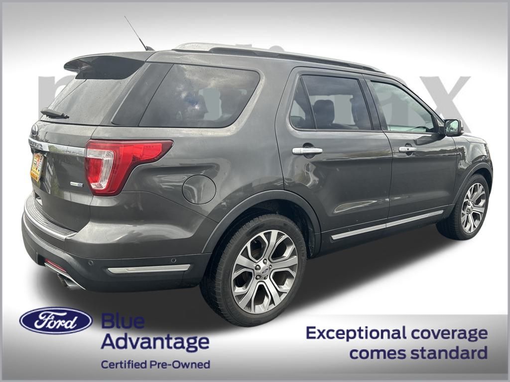 2018 Ford Explorer Platinum photo 2