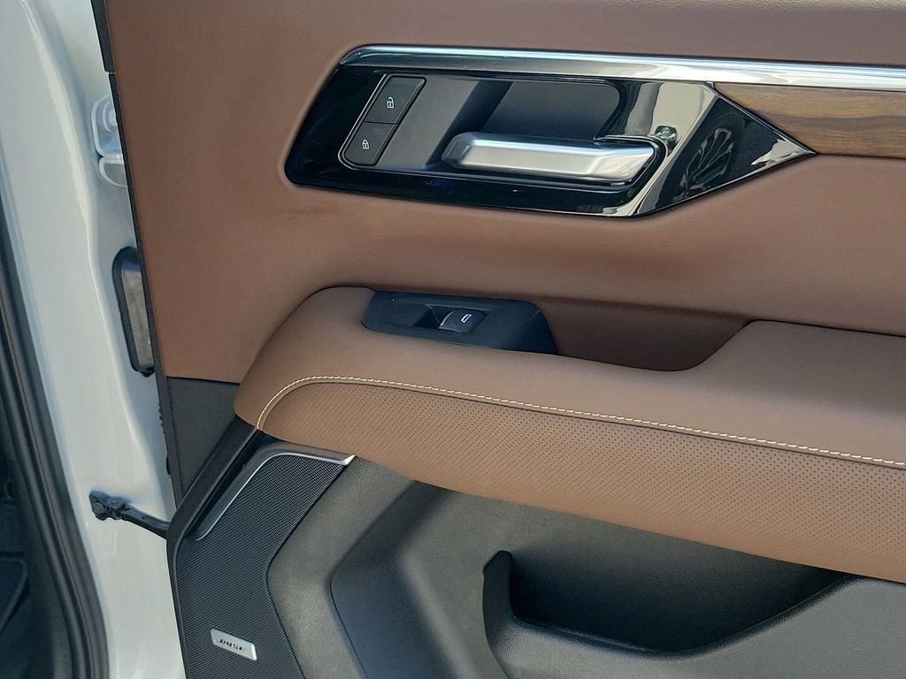 2025 Chevrolet Suburban High Country photo 46