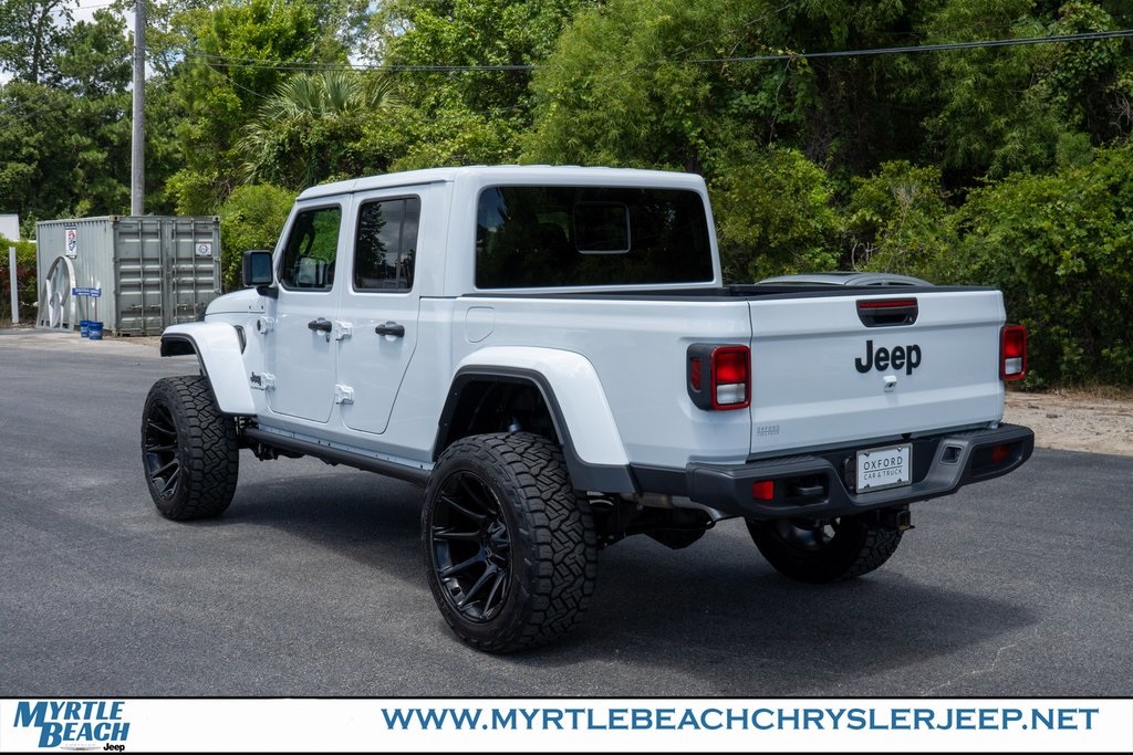 2025 Jeep Gladiator photo 4