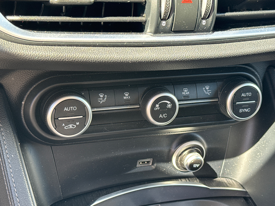 2020 Alfa Romeo Stelvio Base photo 10