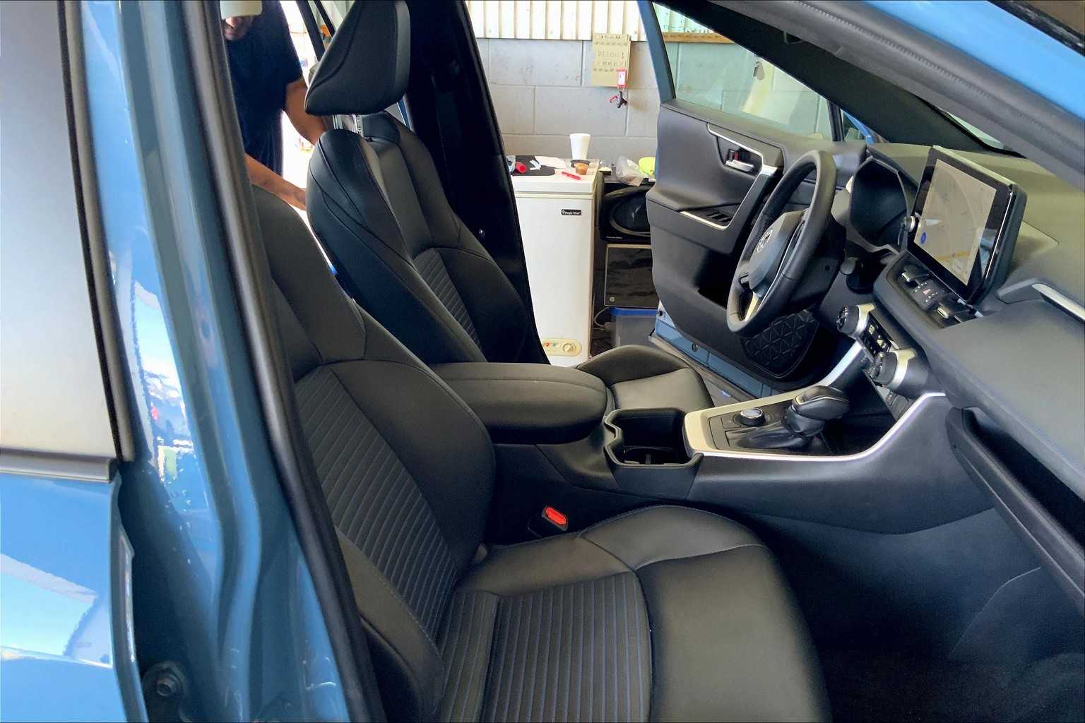 2024 Toyota RAV4 Hybrid XSE photo 7