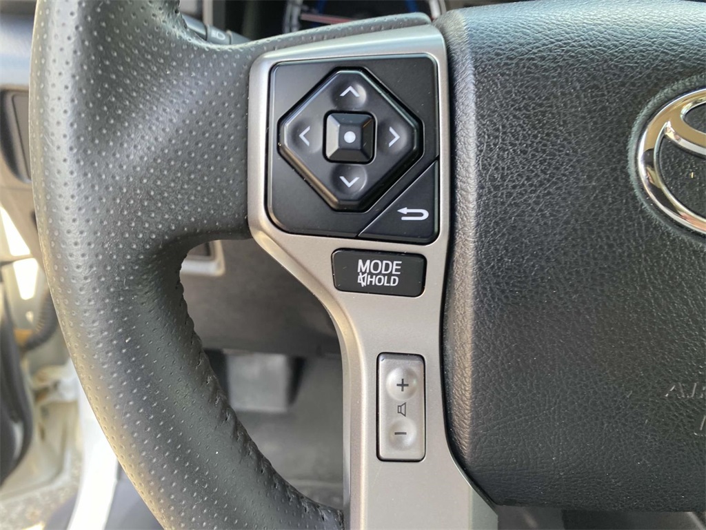 2018 Toyota 4Runner SR5 photo 25