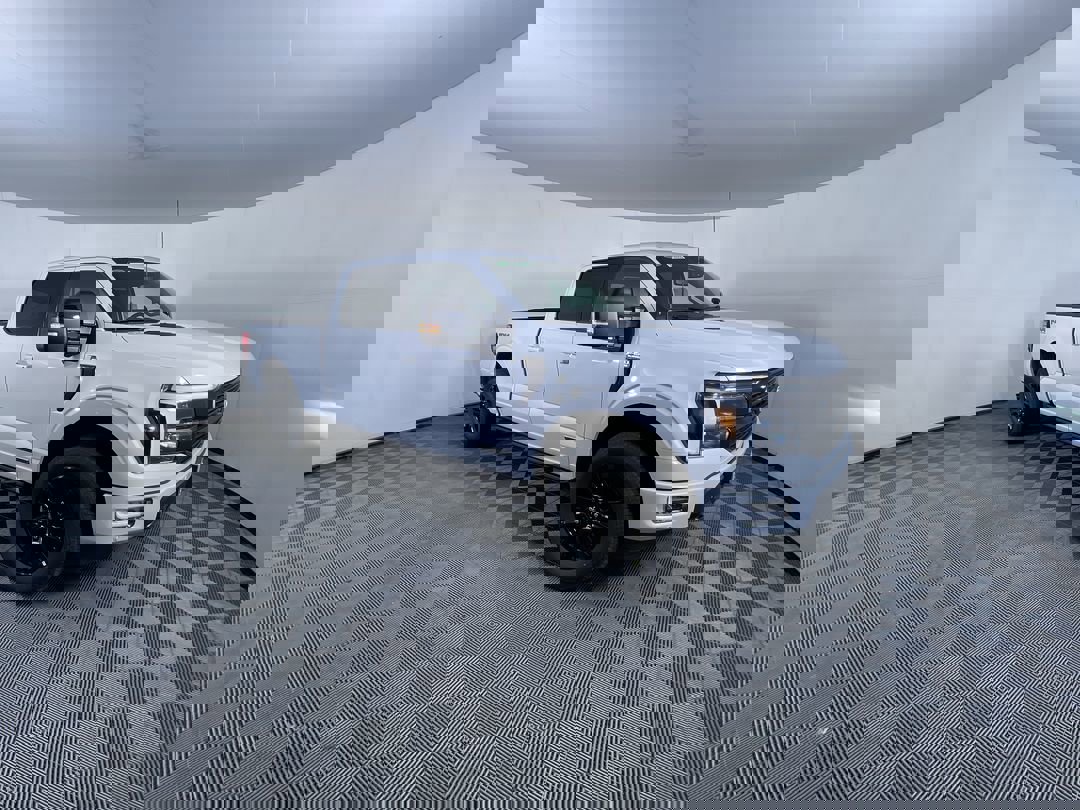 2025 Ford F-150 Platinum photo 2