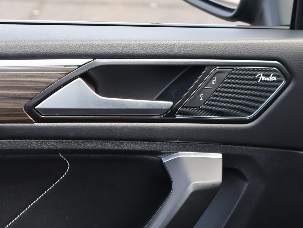 2022 Volkswagen Tiguan SEL Premium R-Line photo 25