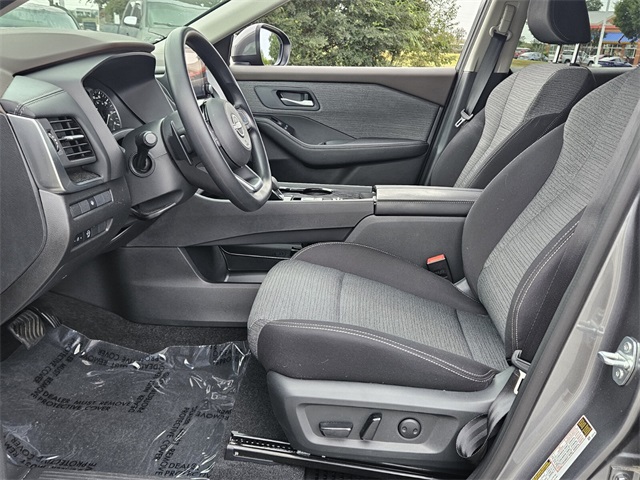 2023 Nissan Rogue SV photo 2