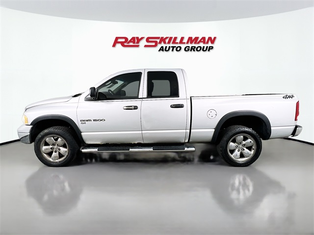2005 Dodge Ram SLT photo 4