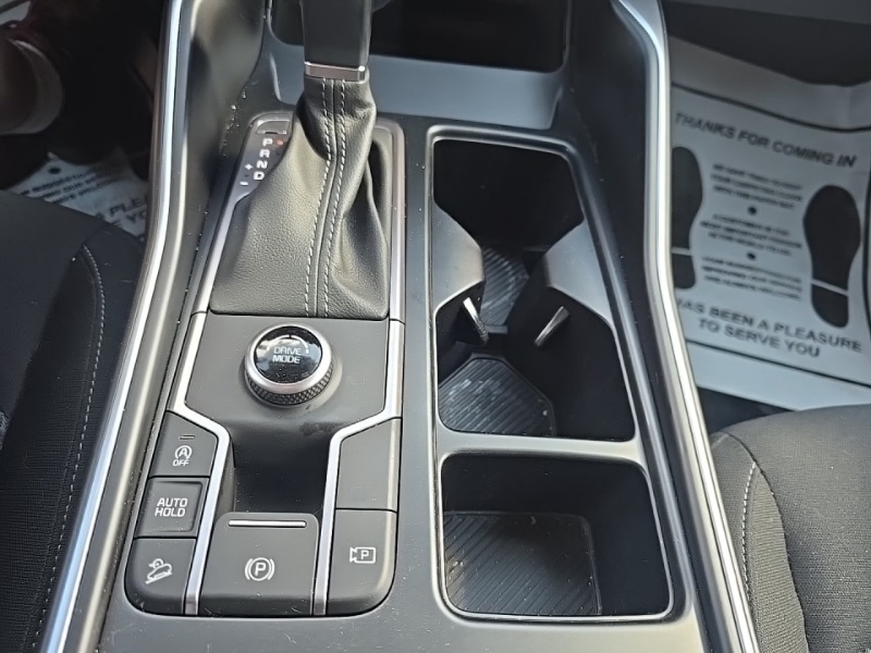 2025 Kia Sorento LX photo 18