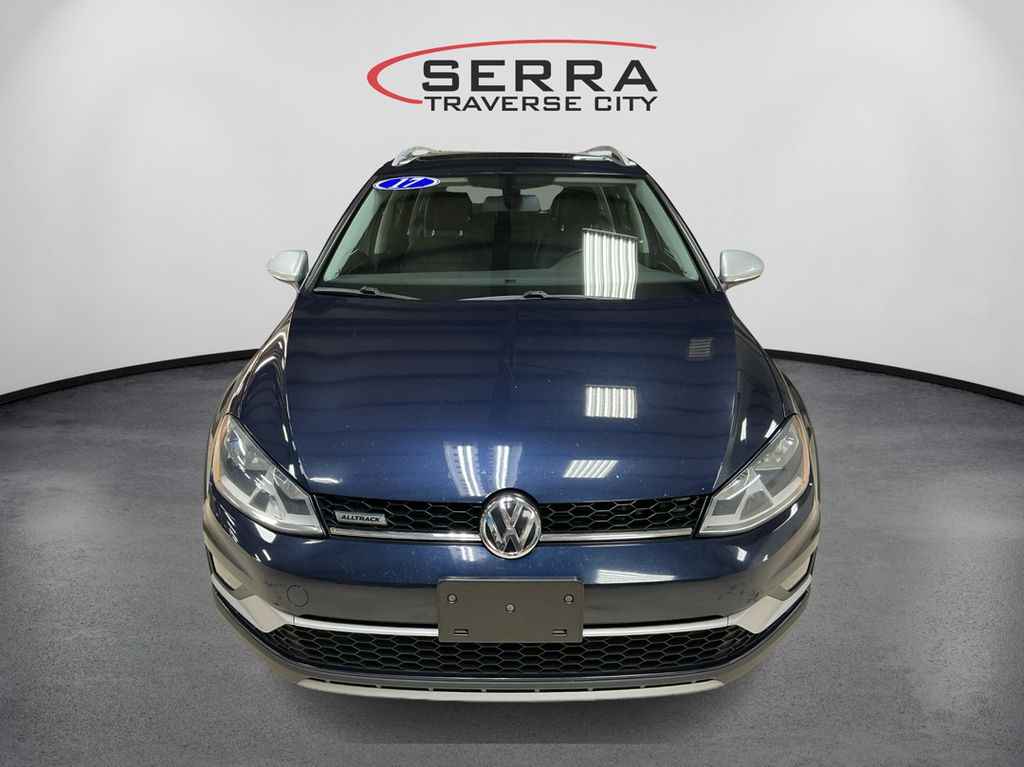 2017 Volkswagen Golf Alltrack TSI SE photo 2