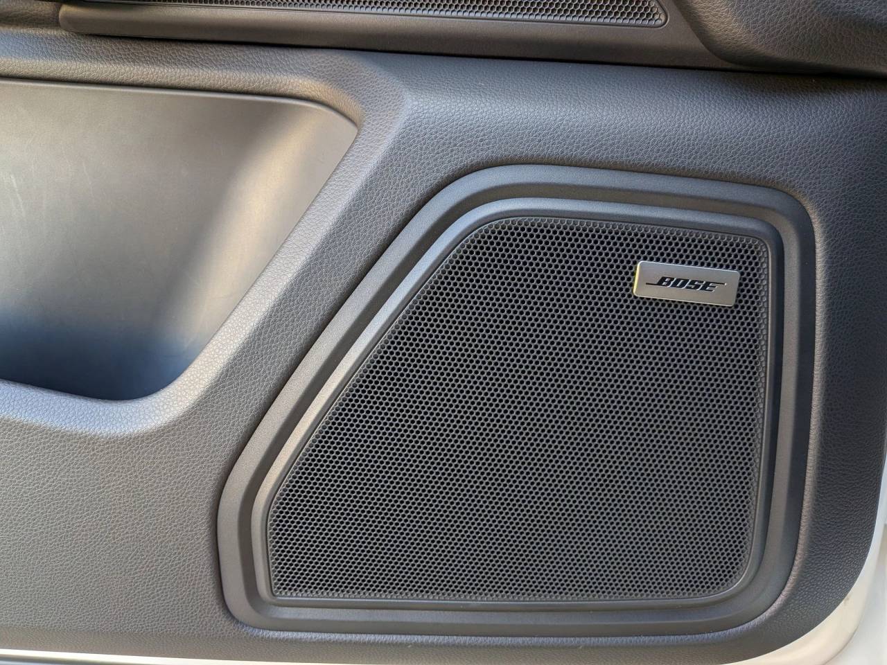 2025 Porsche Macan Base photo 14
