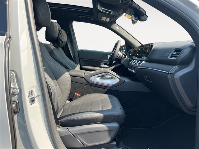 2025 Mercedes Benz GLS 580 4MATIC photo 15