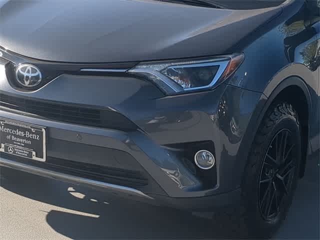 2017 Toyota RAV4 XLE photo 3