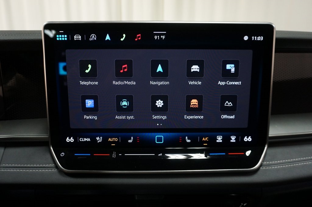 2025 Volkswagen Tiguan SE R-Line Black photo 12
