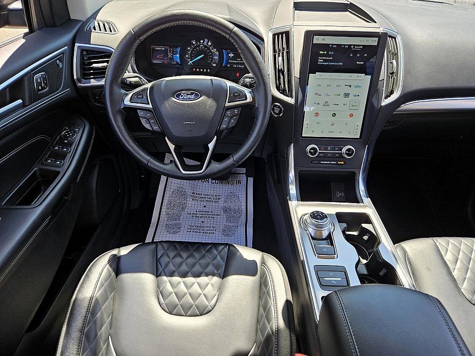 2024 Ford Edge Titanium photo 9
