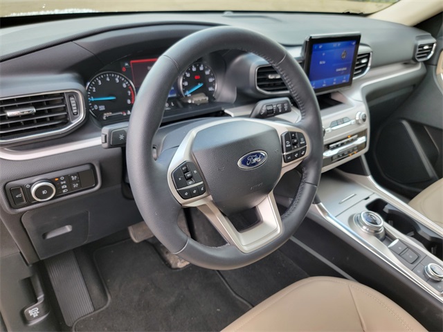 2023 Ford Explorer XLT photo 11