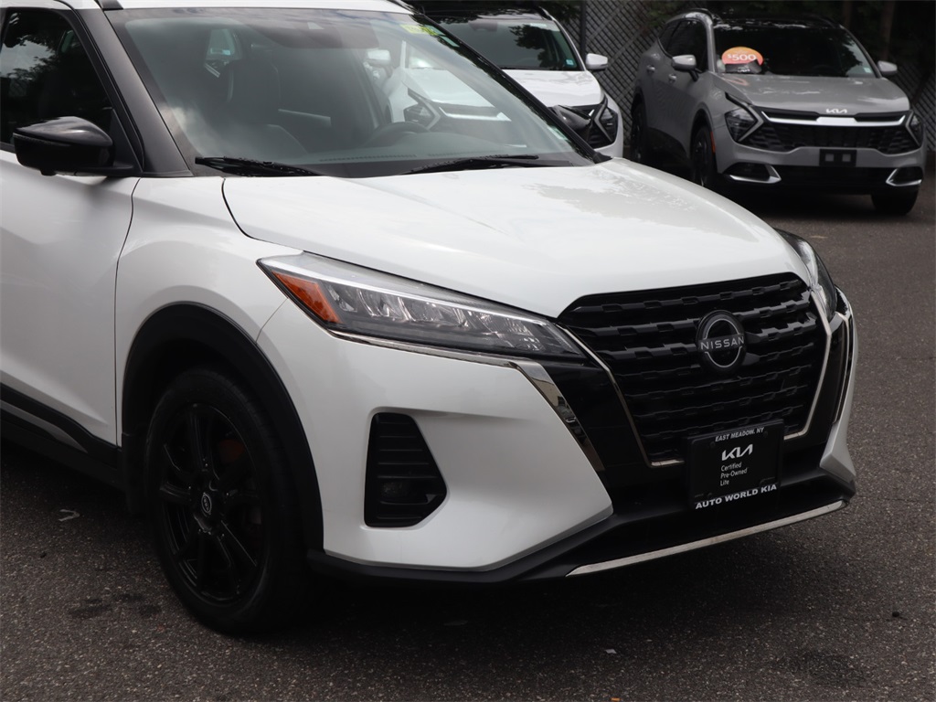 2024 Nissan Kicks SR photo 3