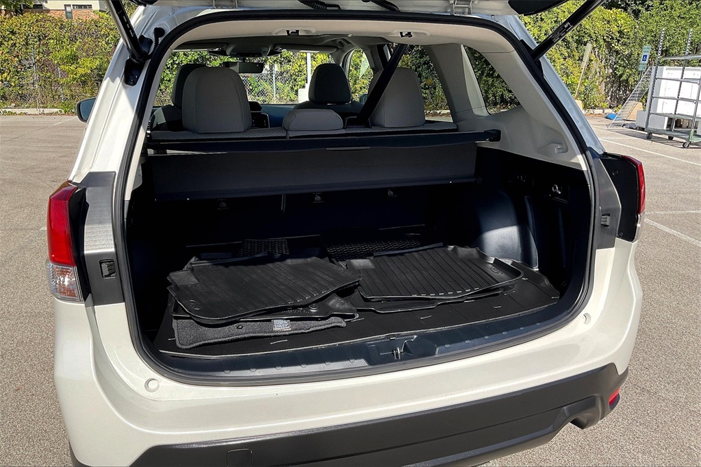 2024 Subaru Forester Premium photo 27