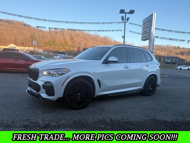 2020 BMW X5 M50i's photo